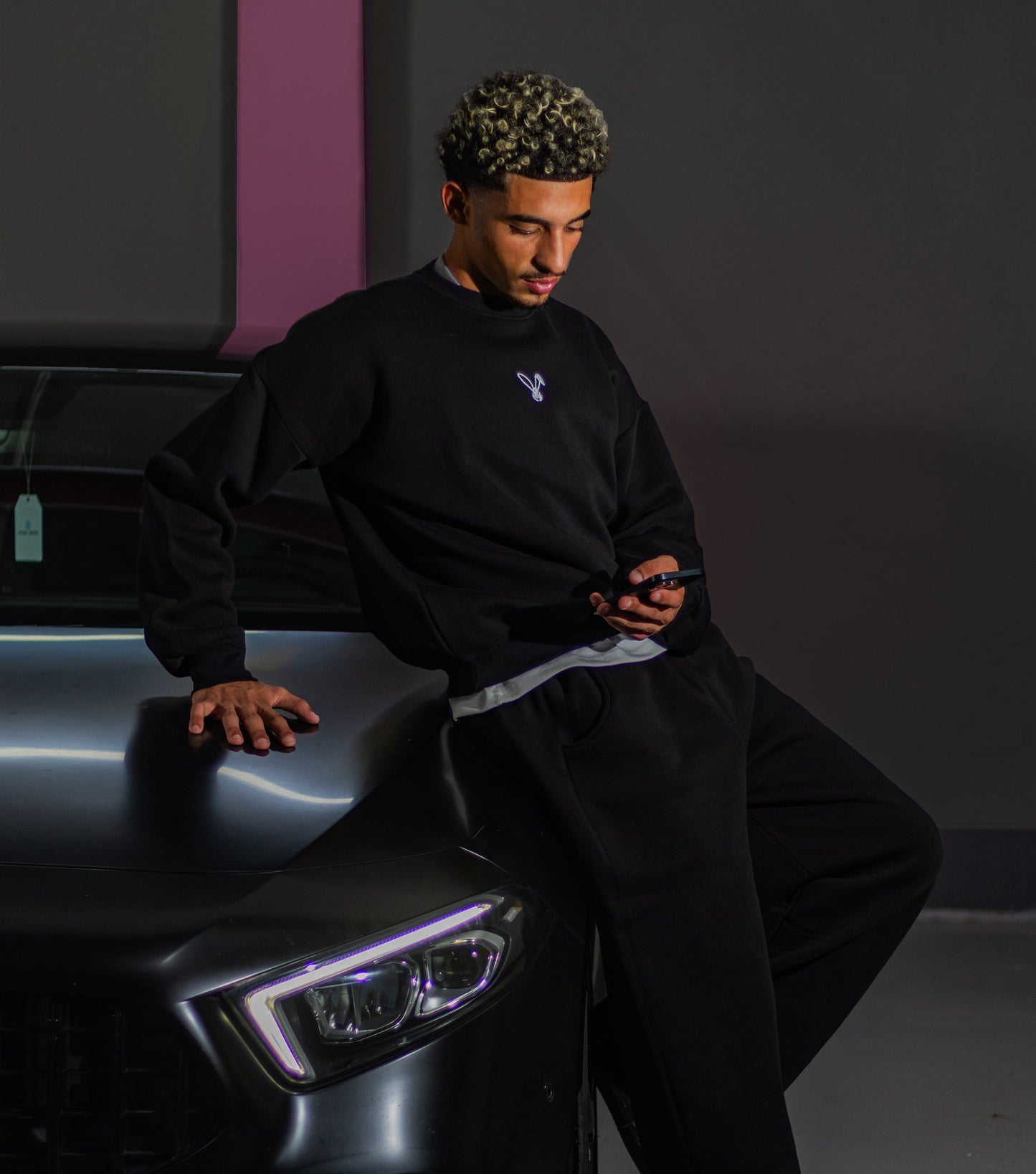 BLACK Crewneck