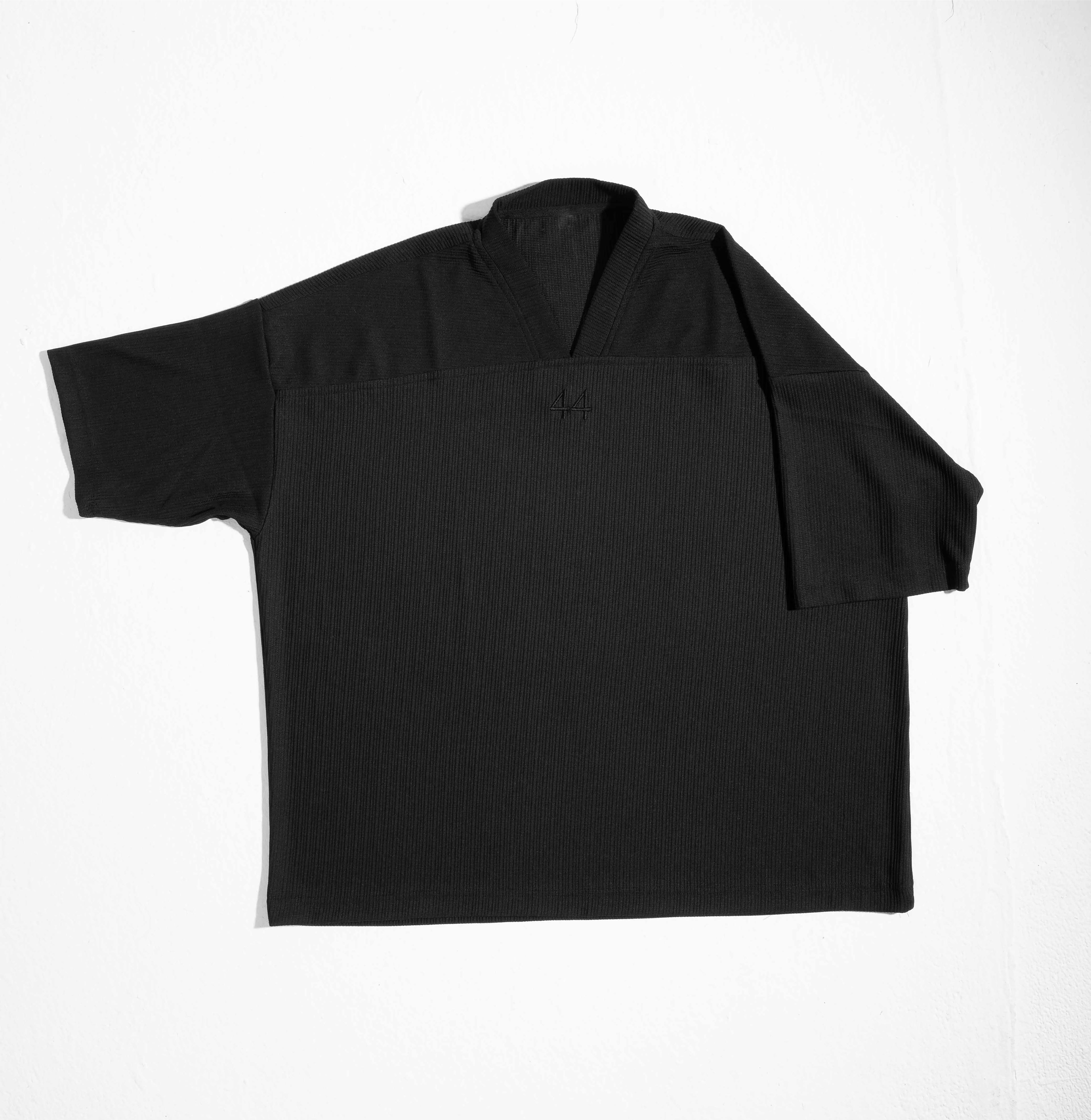 44 Chromo - V-neck T